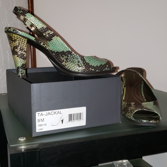 Pump's - Picture 3 of 3